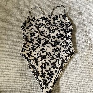 Skatie onepiece swimsuit